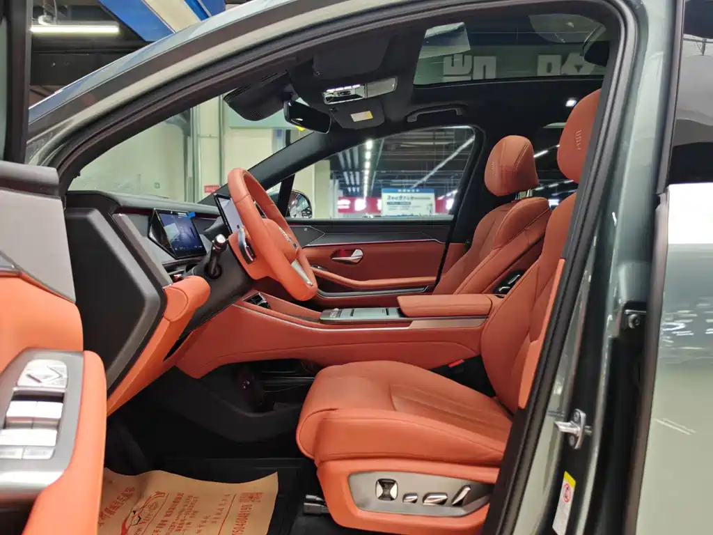 BYD Tang L 2025