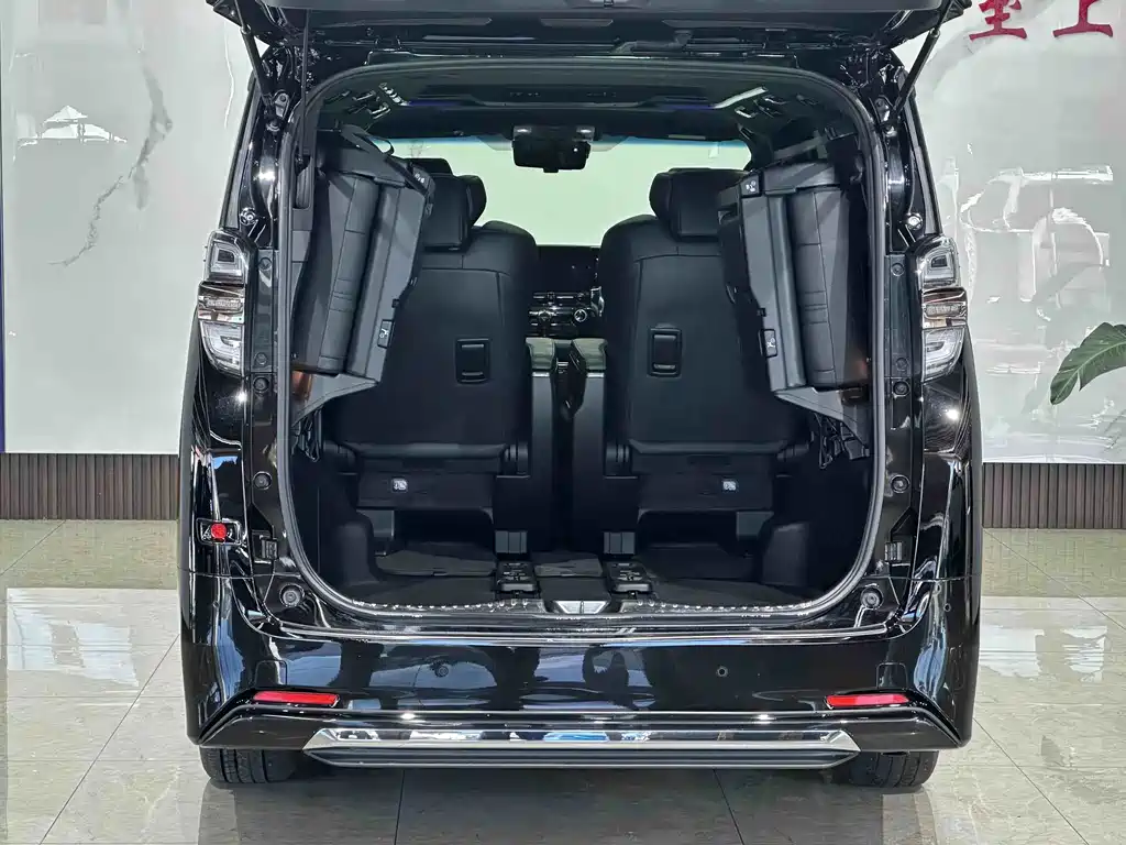 Toyota Vellfire 2023 — фото 22