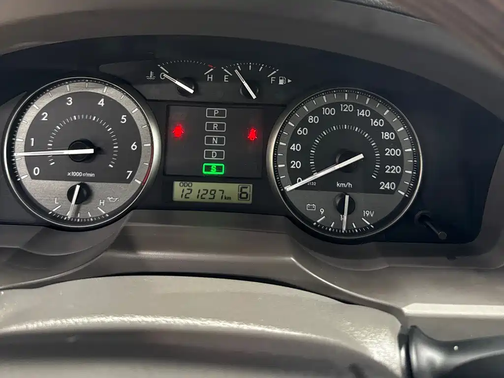 Toyota Land Cruiser 2020 — фото 28
