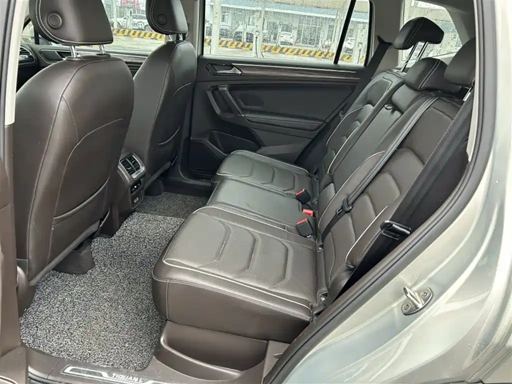 Volkswagen Tiguan L 2017 — фото 10