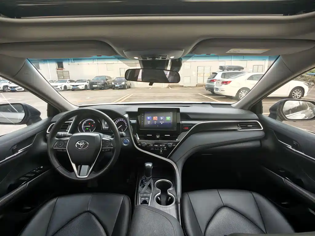 Toyota Camry 2021 — фото 13