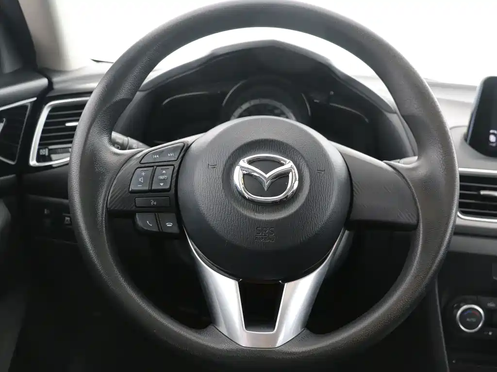 Mazda 3 Axela 2016 — фото 11