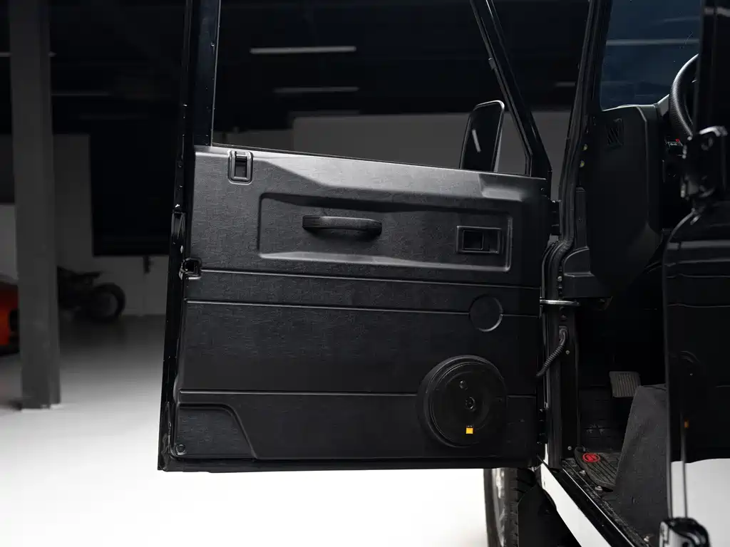 Land Rover Defender 2016 — фото 14