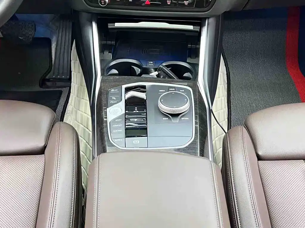 BMW 3 Series 2023 — фото 15