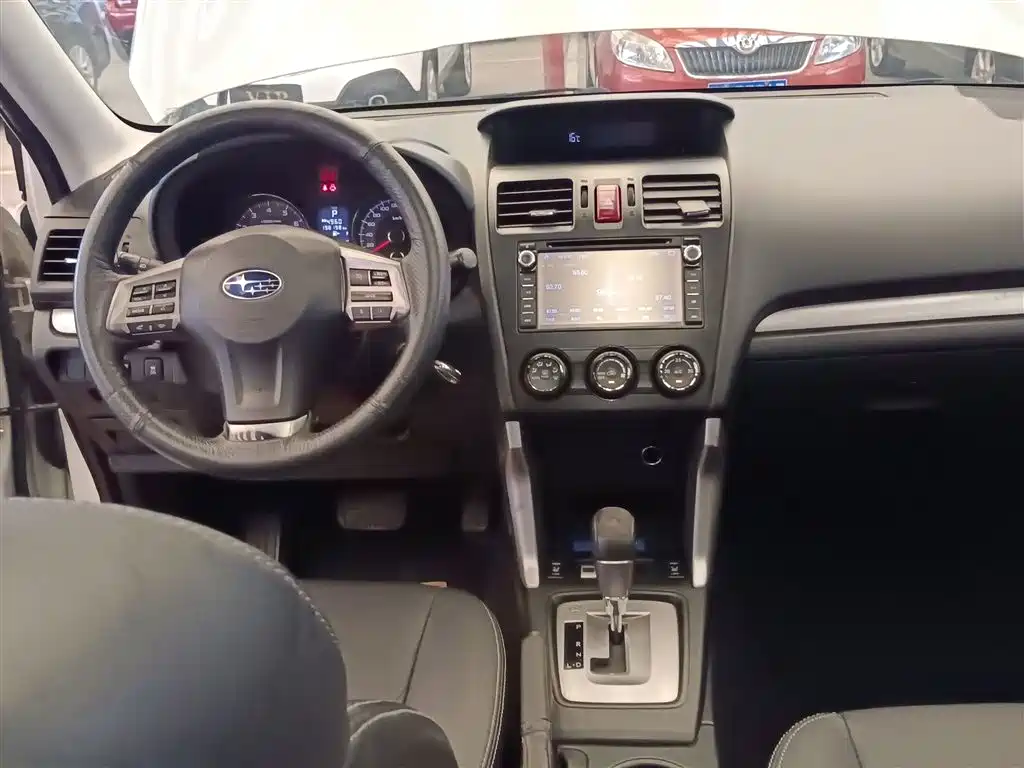 Subaru Forester 2014 — фото 10