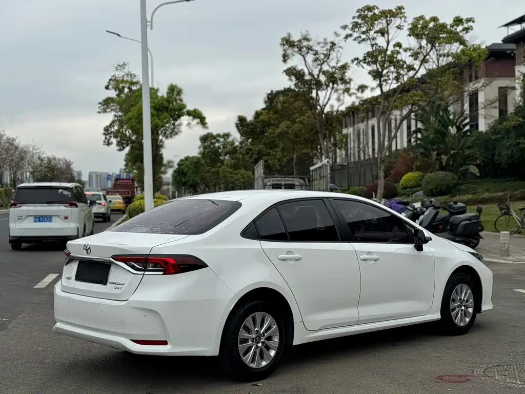 Toyota Corolla 2020 — фото 16