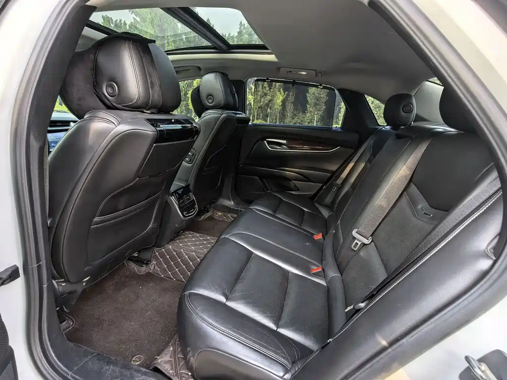 Cadillac XTS 2016 — фото 13