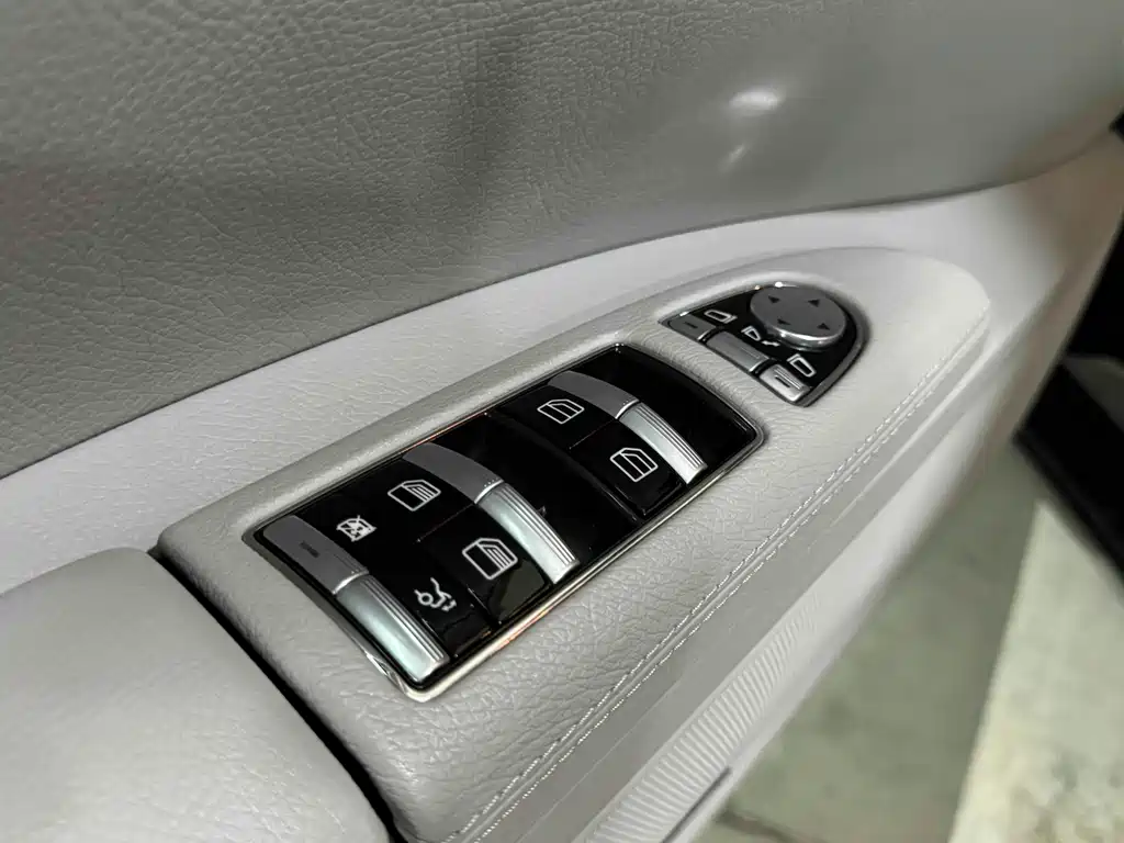 Mercedes-Benz S-Class 2010 — фото 13