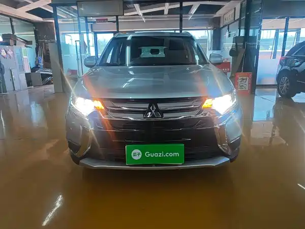 Mitsubishi Outlander 2016