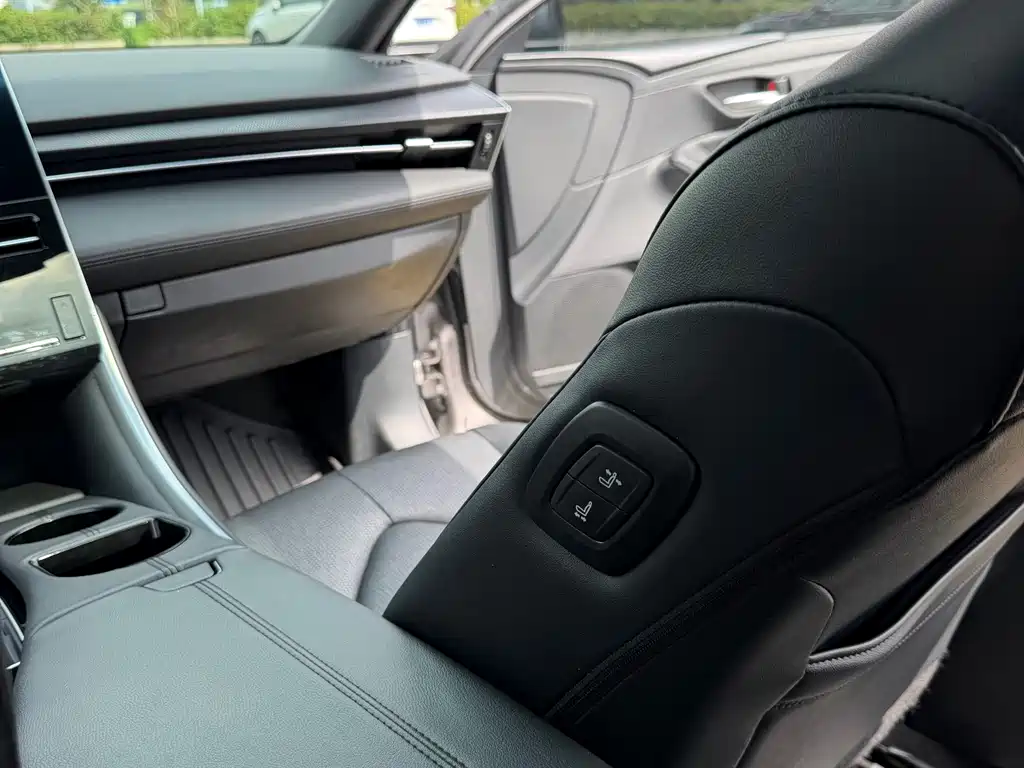 Toyota Avalon 2023 — фото 16
