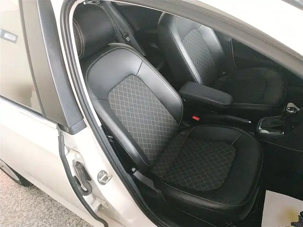 Skoda Rapid Spaceback 2019 — фото 20