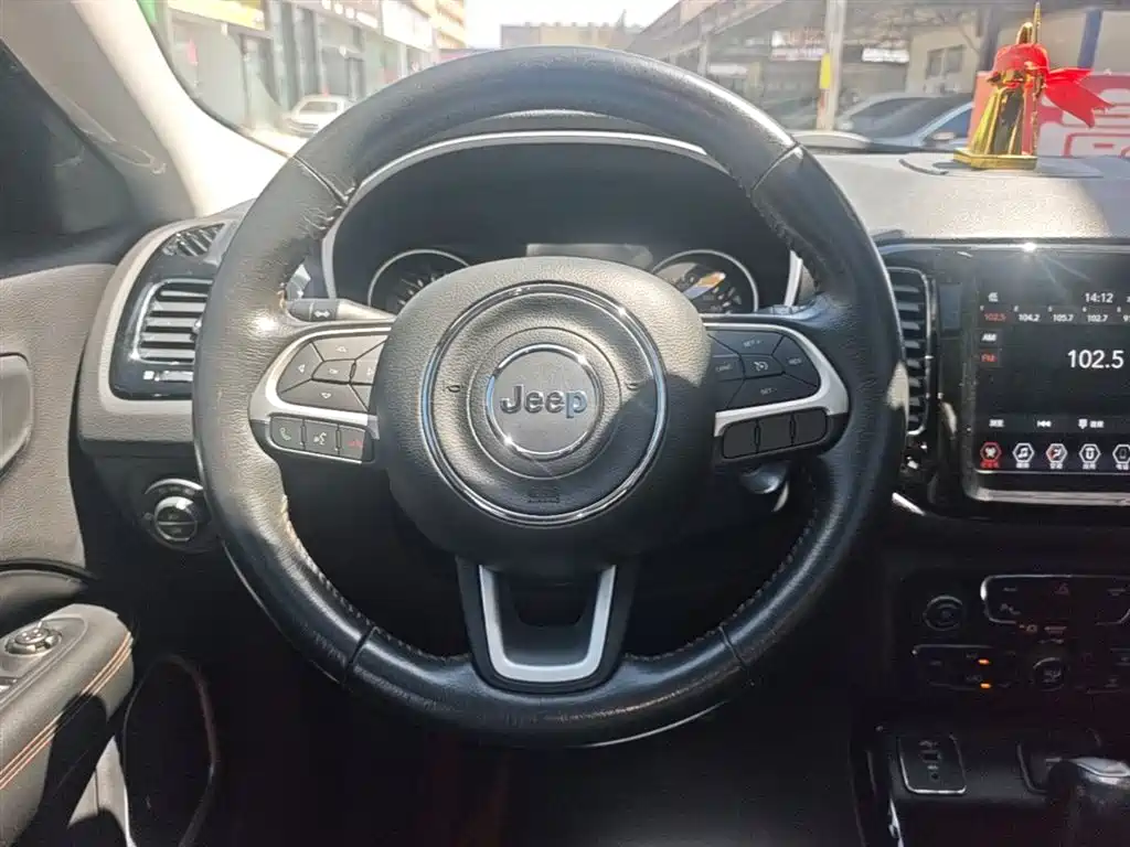 Jeep Compass 2019 — фото 11