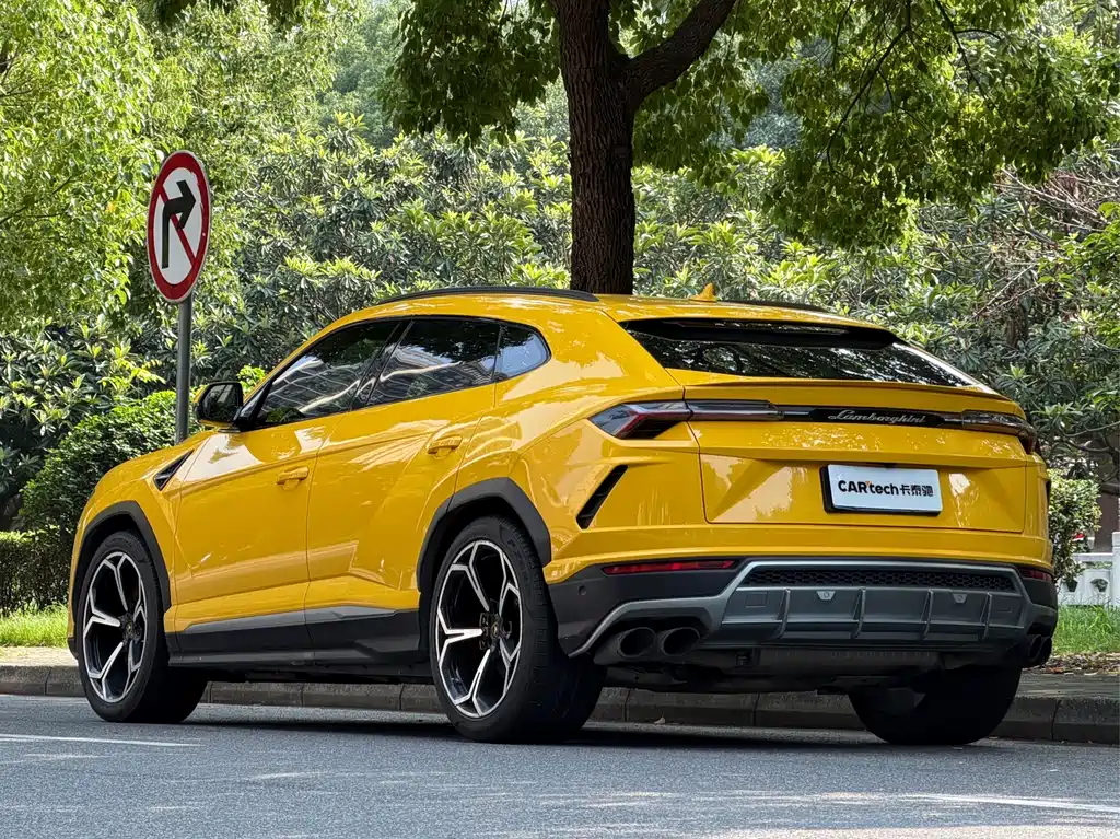 Lamborghini Urus 2019 — фото 26