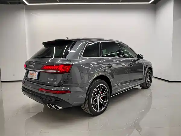 Audi Q7 2023