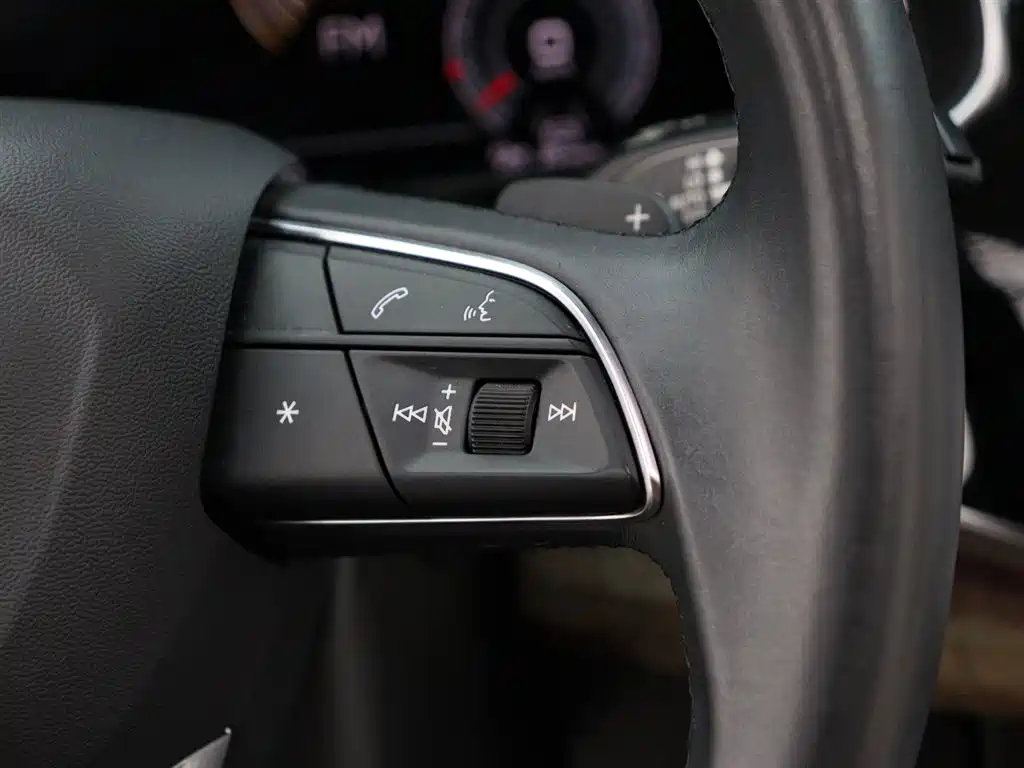 Audi Q7 2021 — фото 19