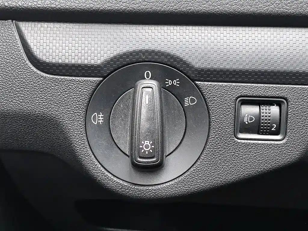 Volkswagen Jetta 2015 — фото 21