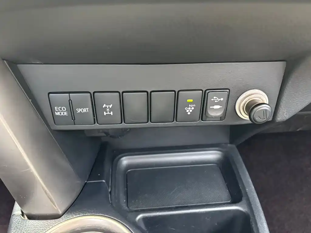 Toyota RAV4 2014 — фото 14
