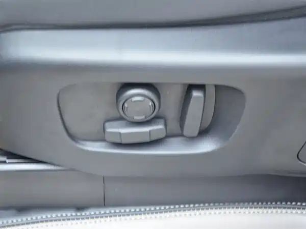 Land Rover Discovery 2023