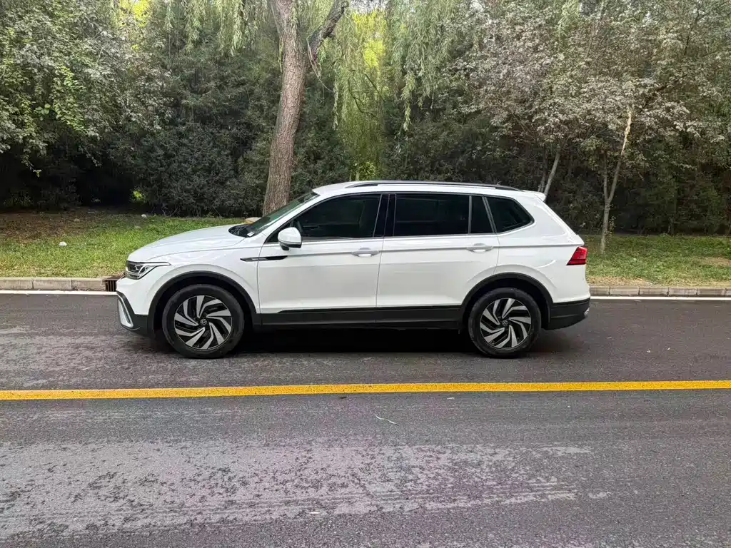 Volkswagen Tiguan L 2023