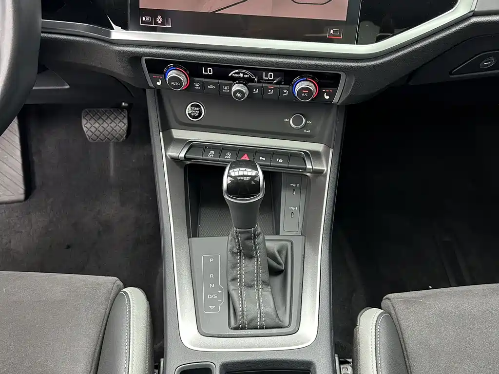 Audi Q3 2023 — фото 15
