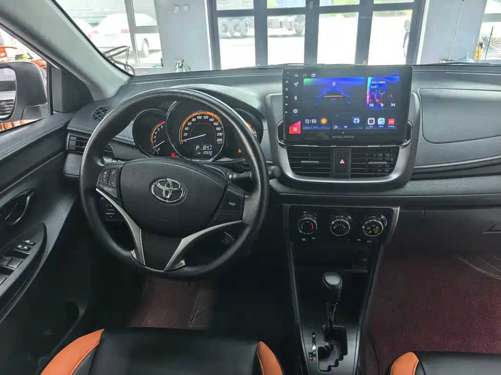 Toyota Yaris L 2022 — фото 11
