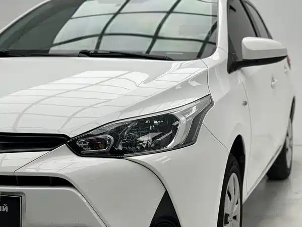 Toyota Yaris L 2022