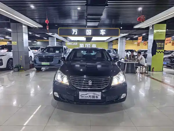 Toyota Crown 2011