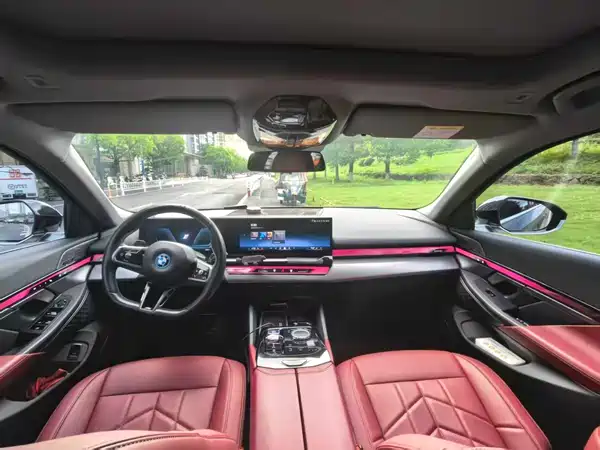 BMW i5 2024