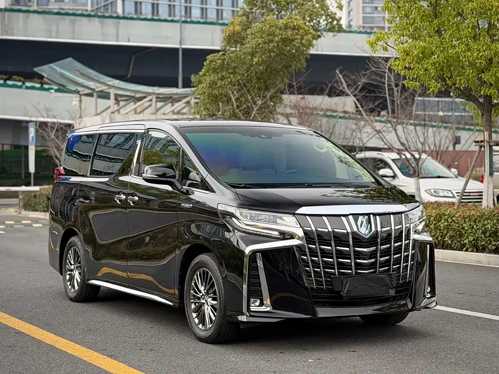 Toyota Alphard 2022 — фото 3