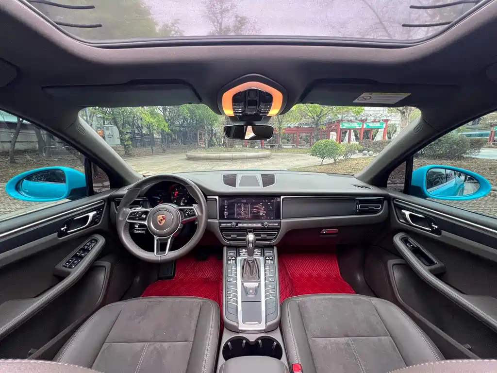 Porsche Macan 2019 — фото 17
