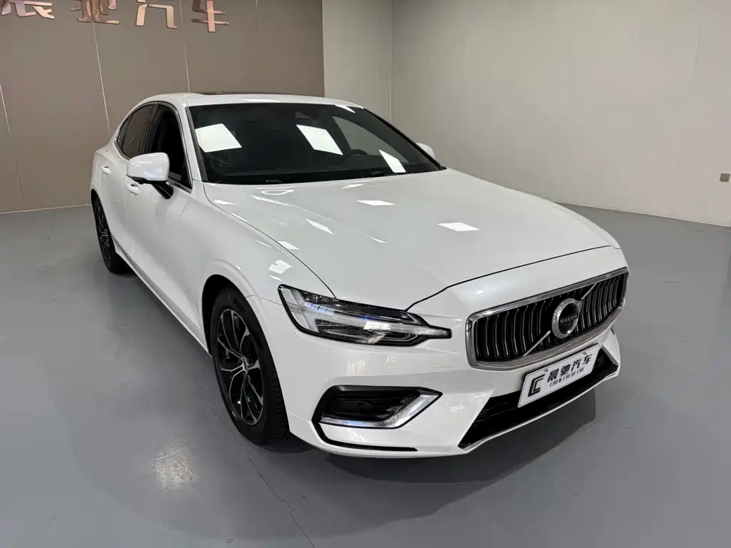Volvo S60 2021 — фото 3
