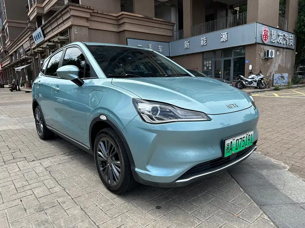 Neta V 2022