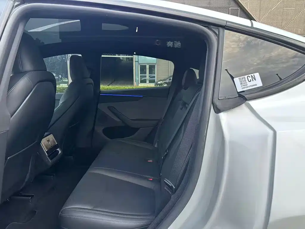 Tesla Model Y 2026