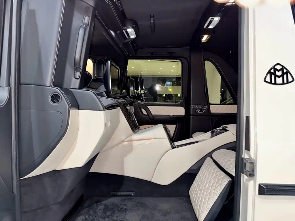 Mercedes-Benz G-Class 2018 — фото 17