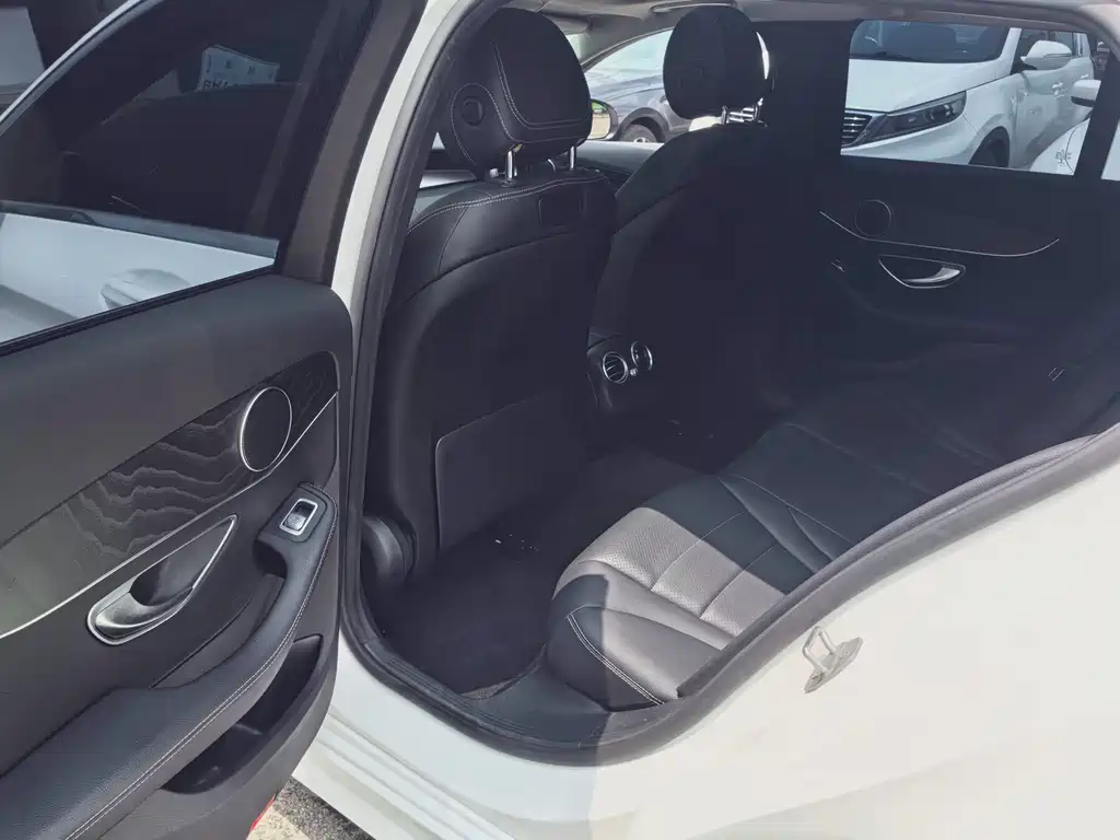 Mercedes-Benz C-Class 2018 — фото 10