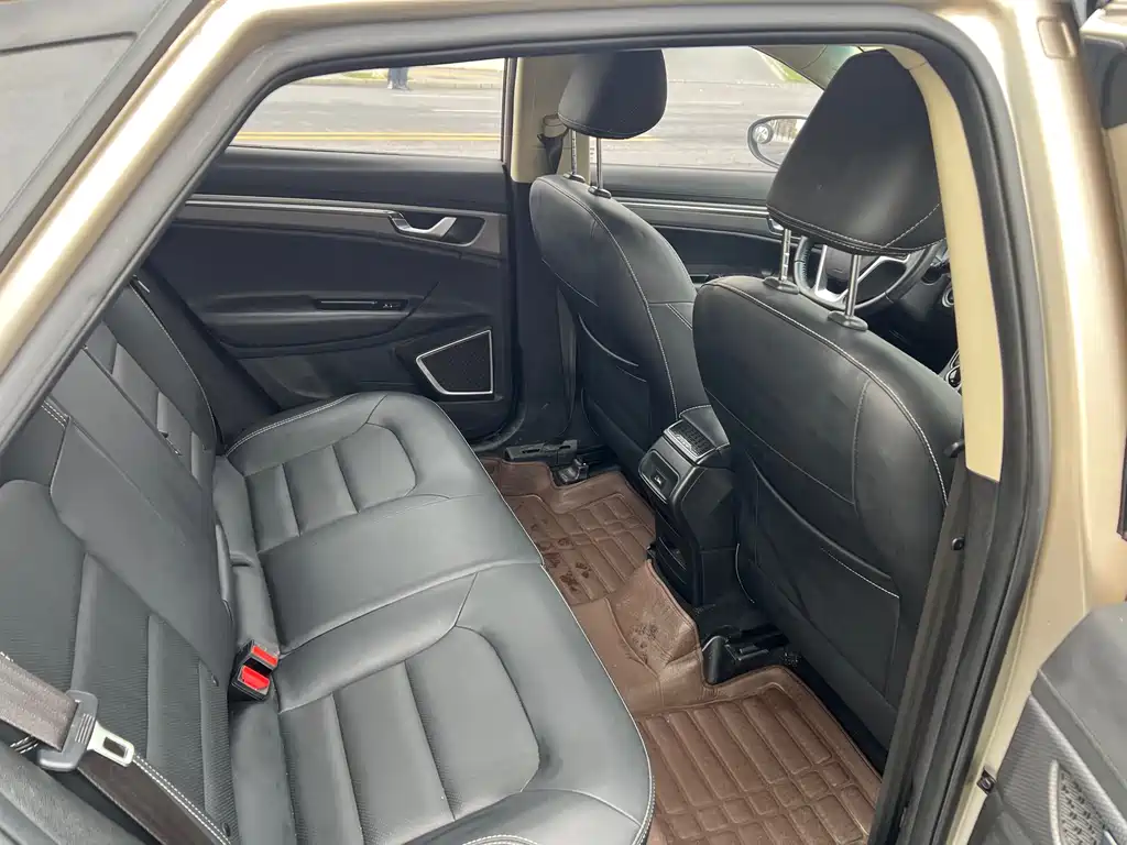 Geely Emgrand GS 2018 — фото 12