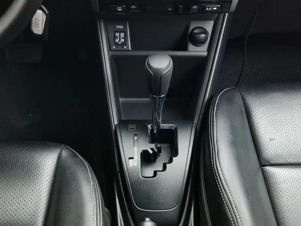 Toyota Yaris L 2019 — фото 13