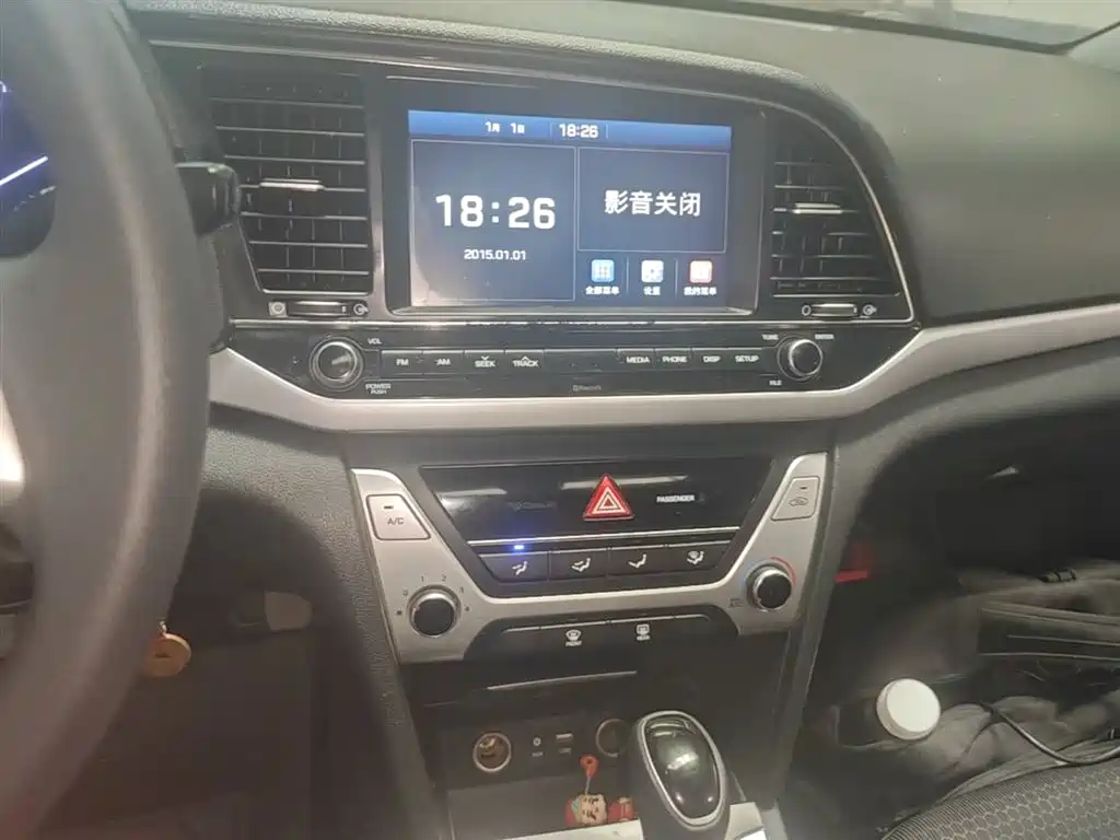 Hyundai Elantra 2018 — фото 13