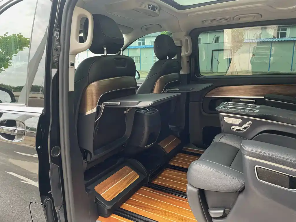 Mercedes-Benz V-Class 2022 — фото 4