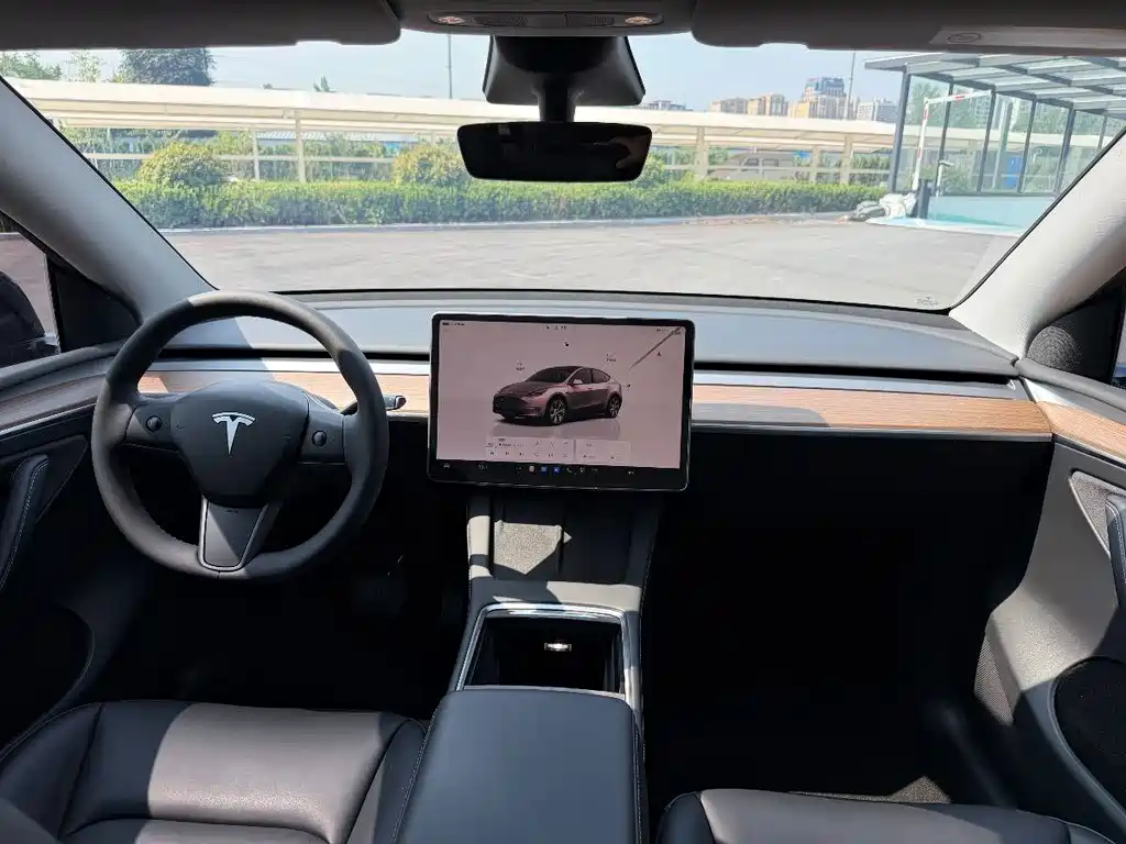 Tesla Model Y 2022 — фото 13