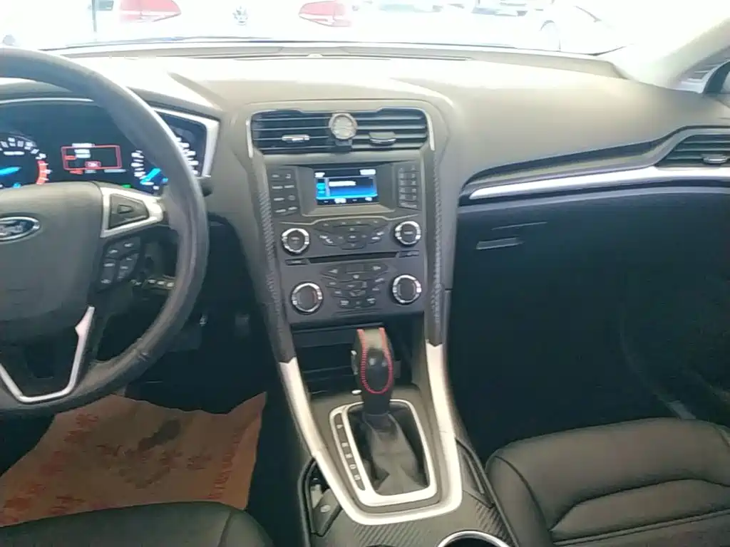 Ford Mondeo 2015 — фото 13