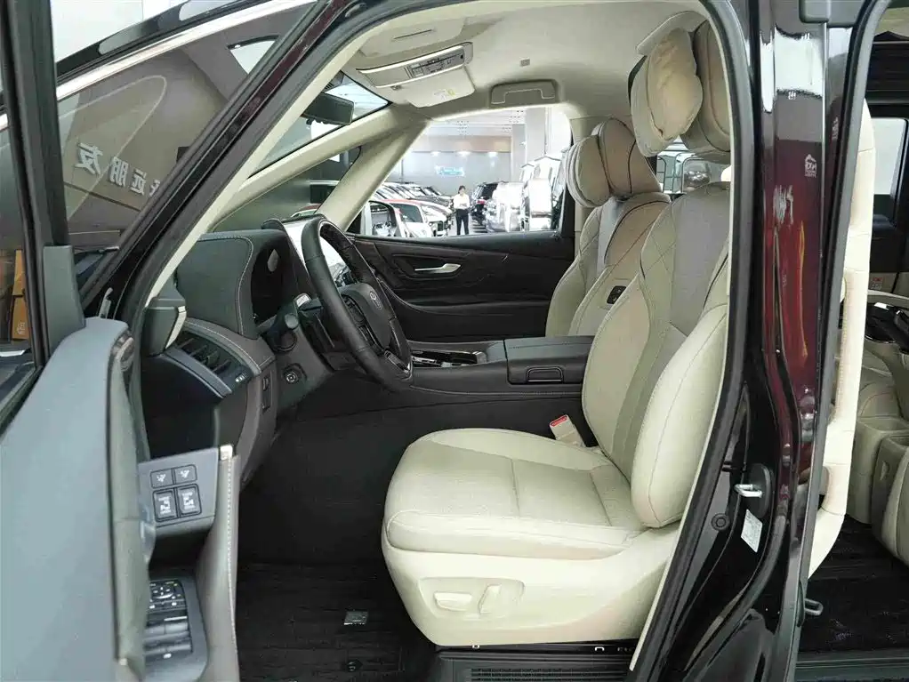 Toyota Alphard 2025 — фото 11