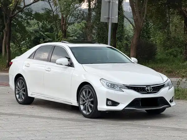 Toyota Reiz 2014