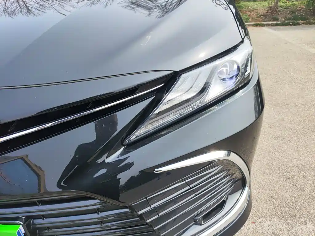 Toyota Camry 2023 — фото 18