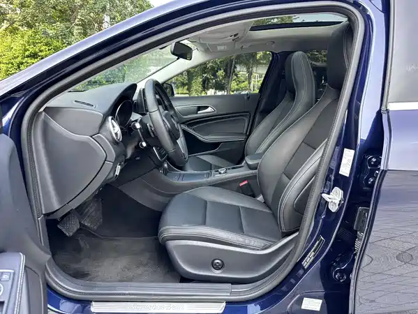 Mercedes-Benz GLA 2015