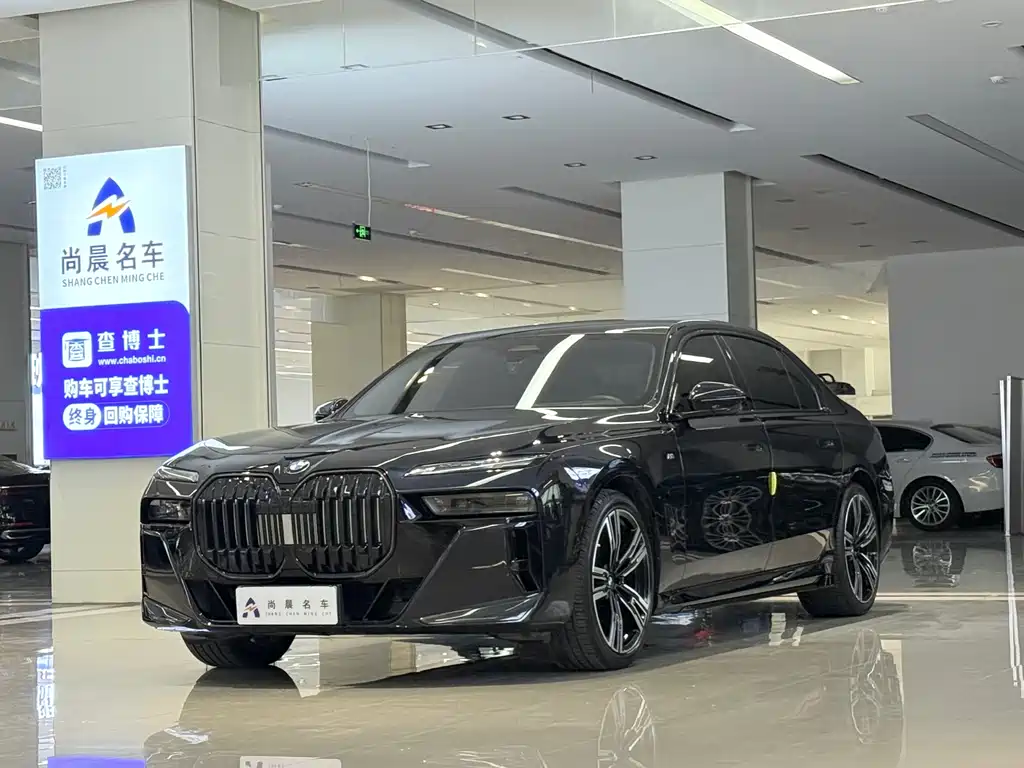 BMW 7 Series 2023 — фото 1