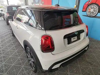 MINI MINI 2023