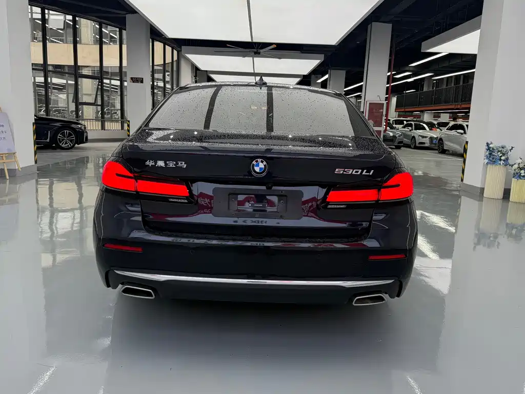 BMW 5 Series 2023 — фото 15