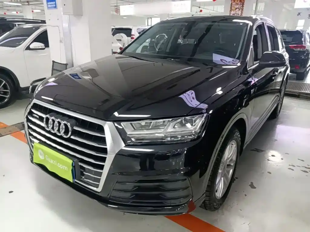 Audi Q7 2019 — фото 1