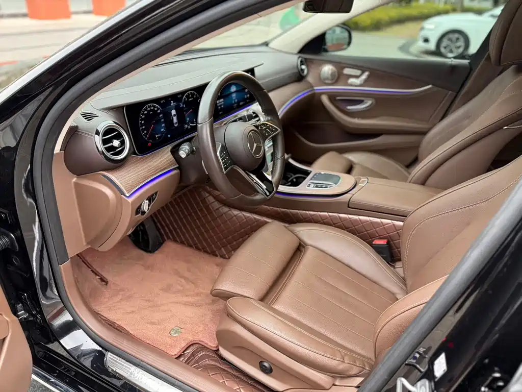 Mercedes-Benz E-Class 2022 — фото 11